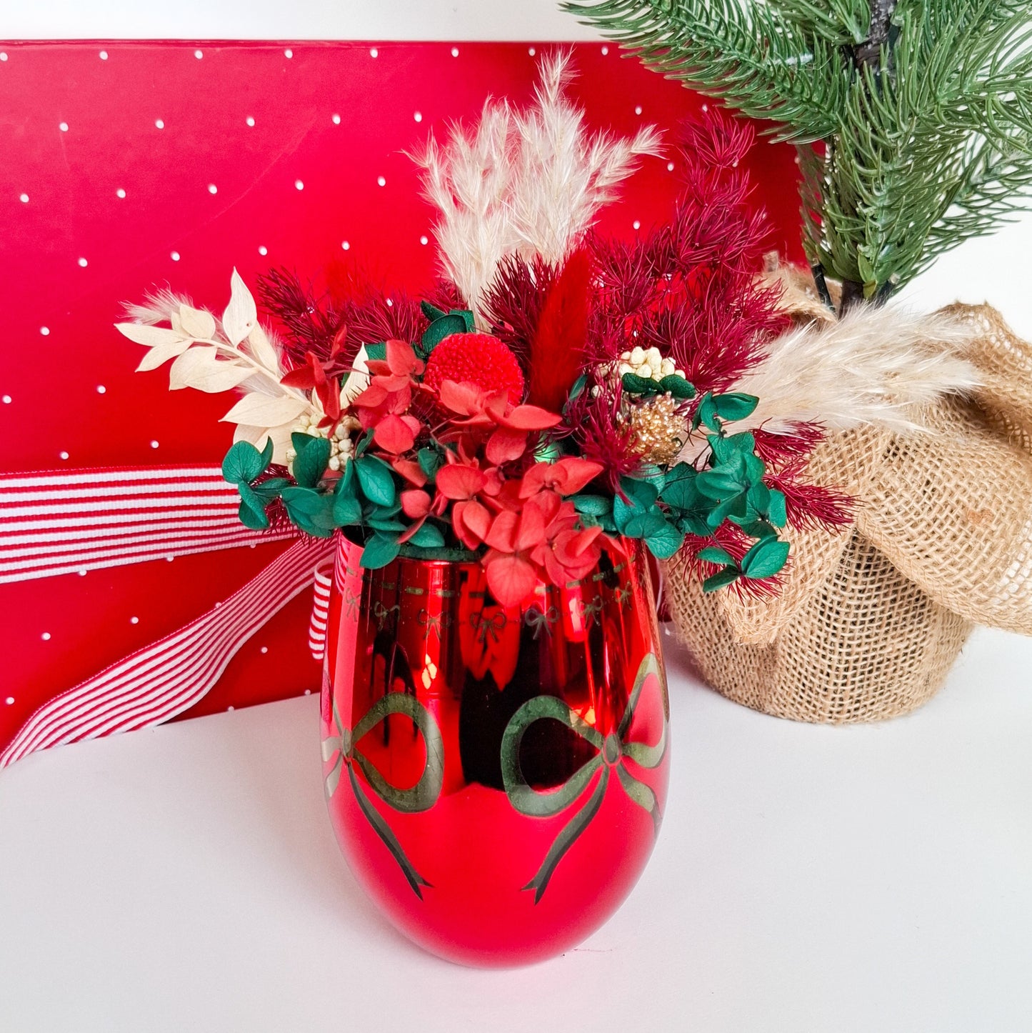 Mistletoe Dried Floral Arrangement